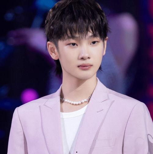 娱乐吃瓜黄明昊微博,娱乐热点一网打尽